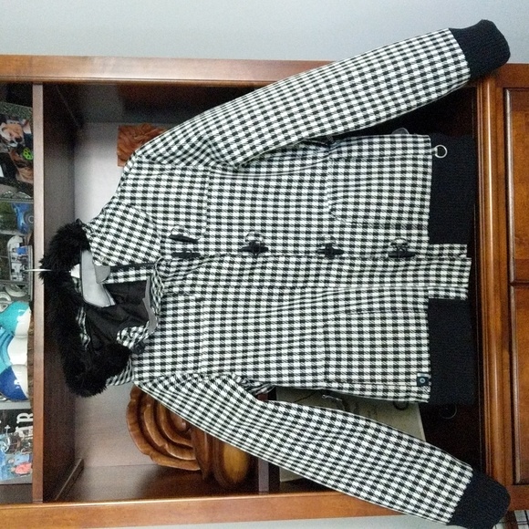 Roxy Limited Edition Jacket Size Small - Picture 2 of 14